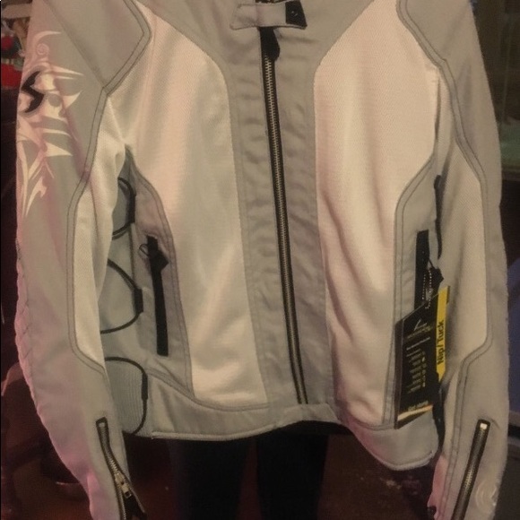 Lady's Riding Jacket - Picture 5 of 7